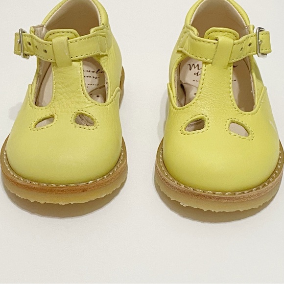 MANUELA DE JUAN little girls pale yellow leather Mary Jane dress shoes - Picture 5 of 8
